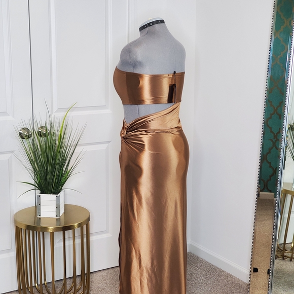 PrettyLittleThing Women's Satin Dress, Bronze (Size 10) - Picture 4 of 12